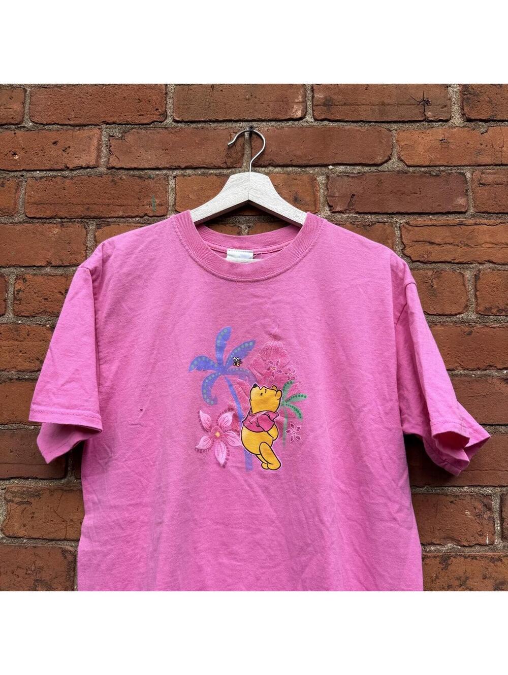 Vintage Winnie the Pooh t shirt 00s L